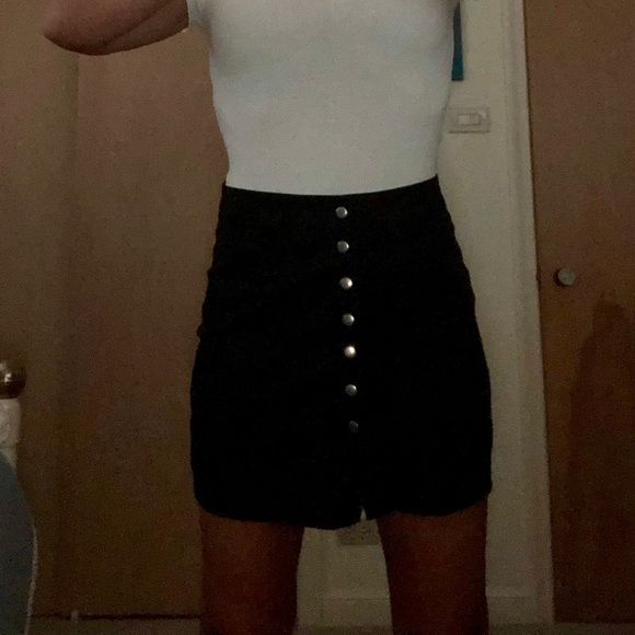 Black button up mini skirt NWOT size M - Picture 2 of 8